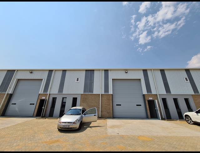 501M² WAREHOUSE TO LET IN LONGLAKE